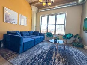 McCormick Place 2b-2b family unit with optional parking sleeps up to 8